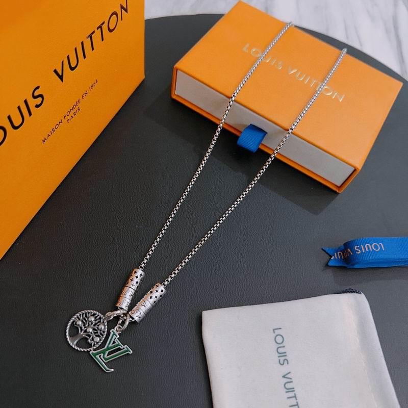 LV Necklaces 32